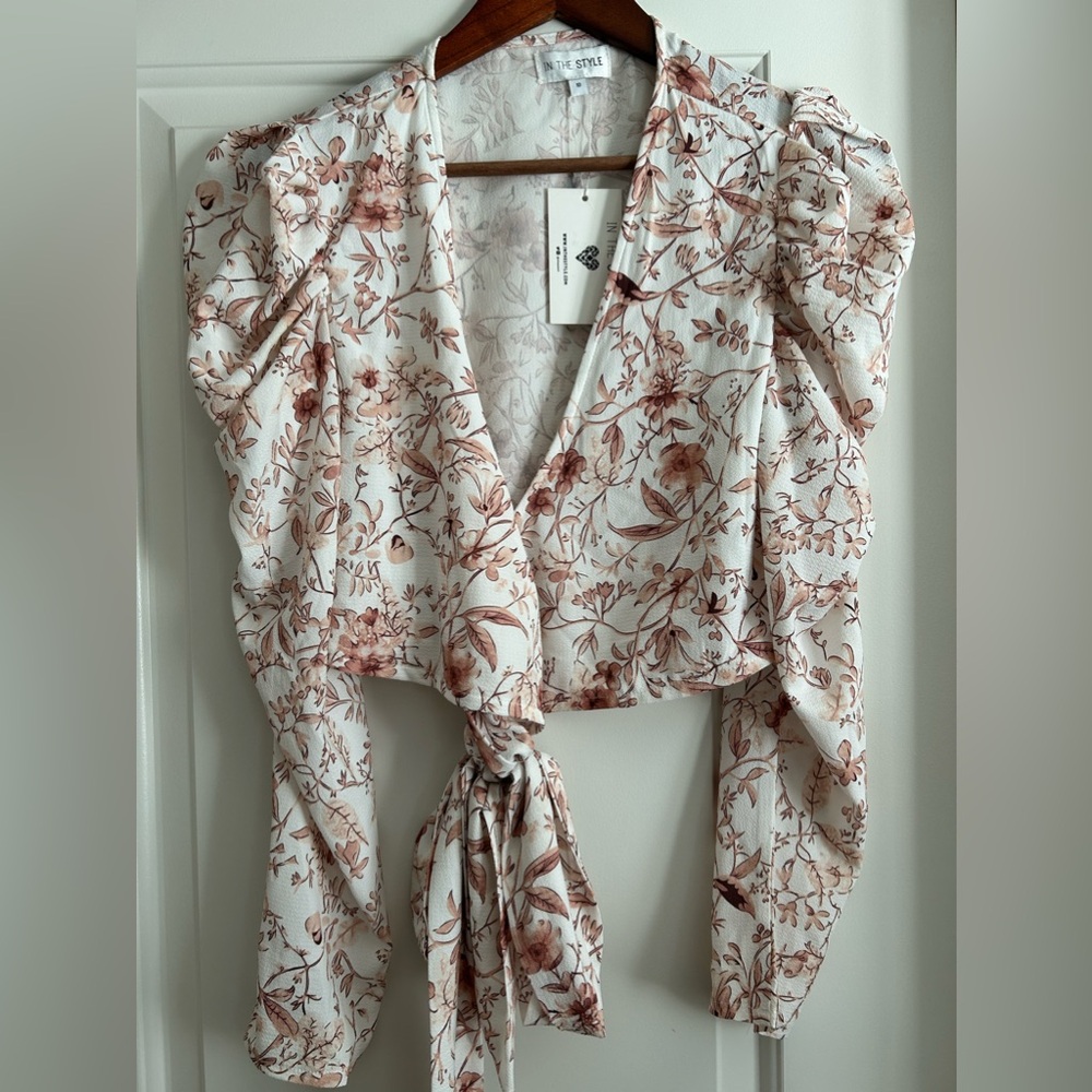 NWT In the Style Crossover Floral Wrap Puff Sleeve Blouse Top Long Sleeve Sz 6